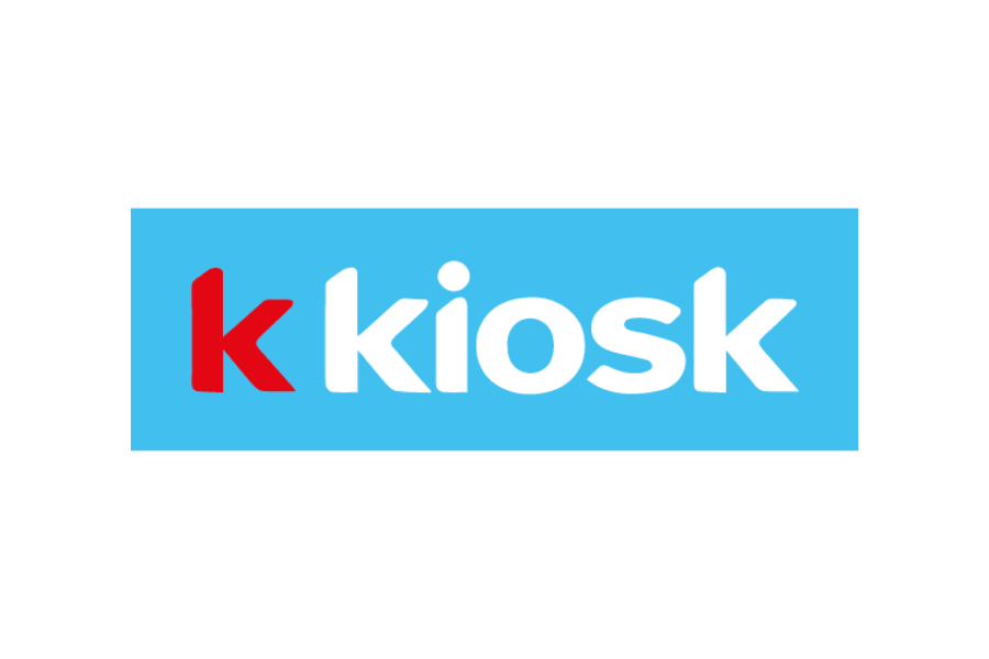 Das Bild zeigt das k kiosk-Logo mit einem roten Kleinbuchstaben k und dem Wort kiosk in Weiß auf einem blauen rechteckigen Hintergrund.